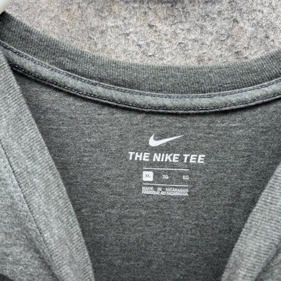 Nike Shirt Men Extra Large Gray Red Athletic Crewneck Swoosh Gym Just Do it - Picture 6 of 12